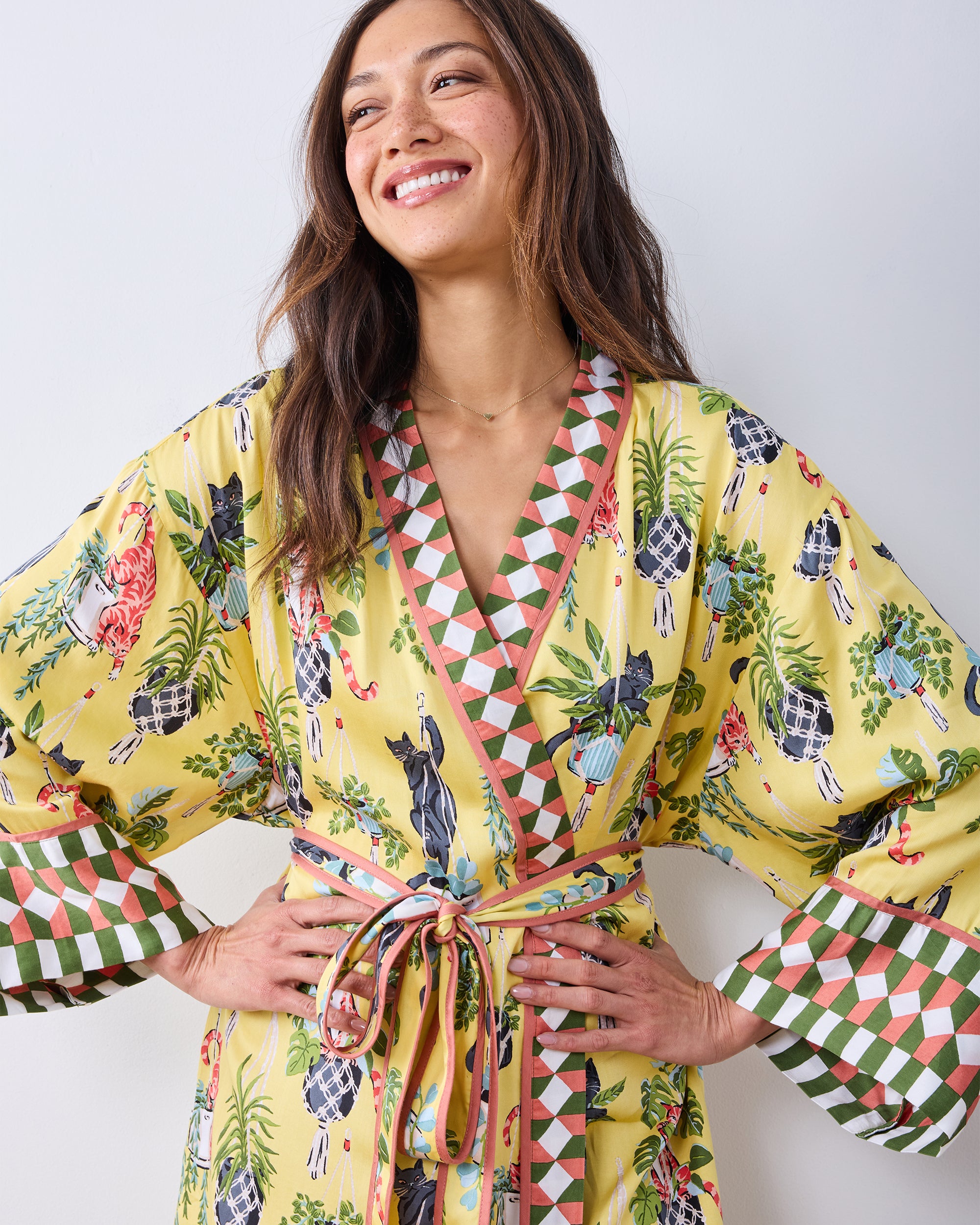 ROBEdeFLEURS Glossy M パステルイエロー R631503 Macrame Mischief - Eco Satin Robe - Sunshine – Printfresh