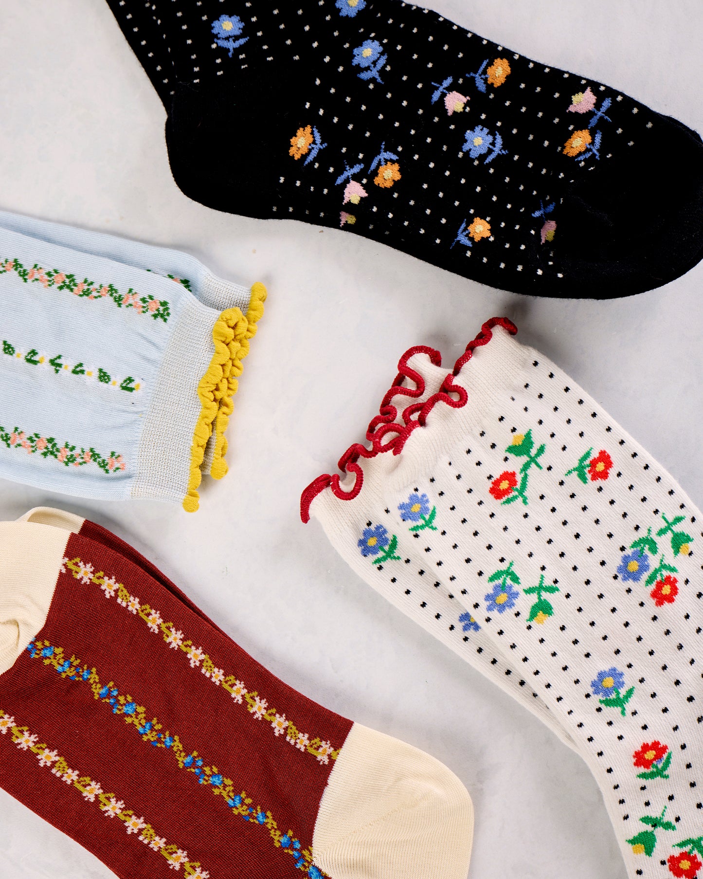 White - Dottie Floral Crew - Hansel from Basel - Printfresh