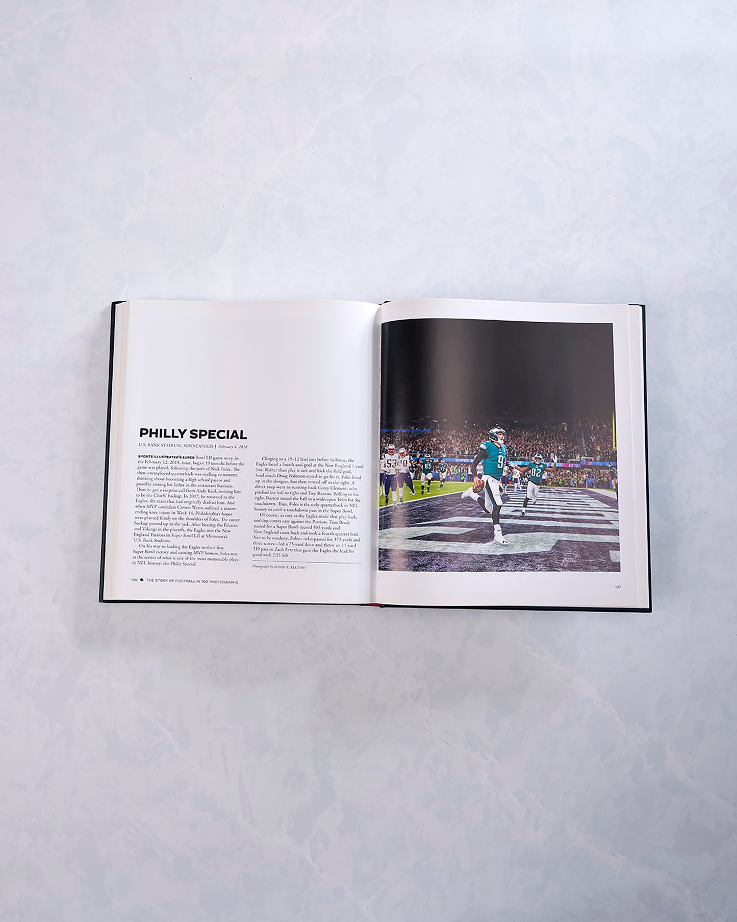 Navy Blue - The Story of Football in 100 Photographs By Sports Illustrated - Graphic Image Inc.