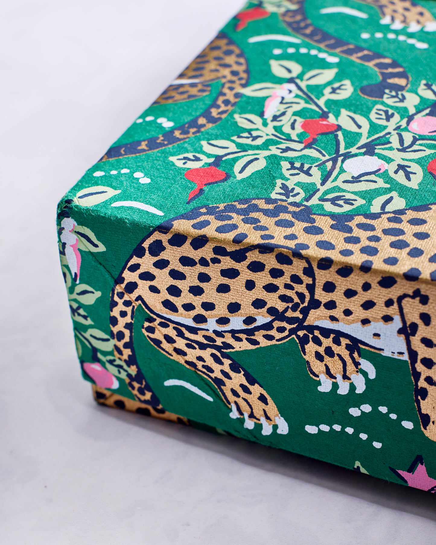 Very Merry Bagheera - Paper Gift Box - Mistletoe - Printfresh