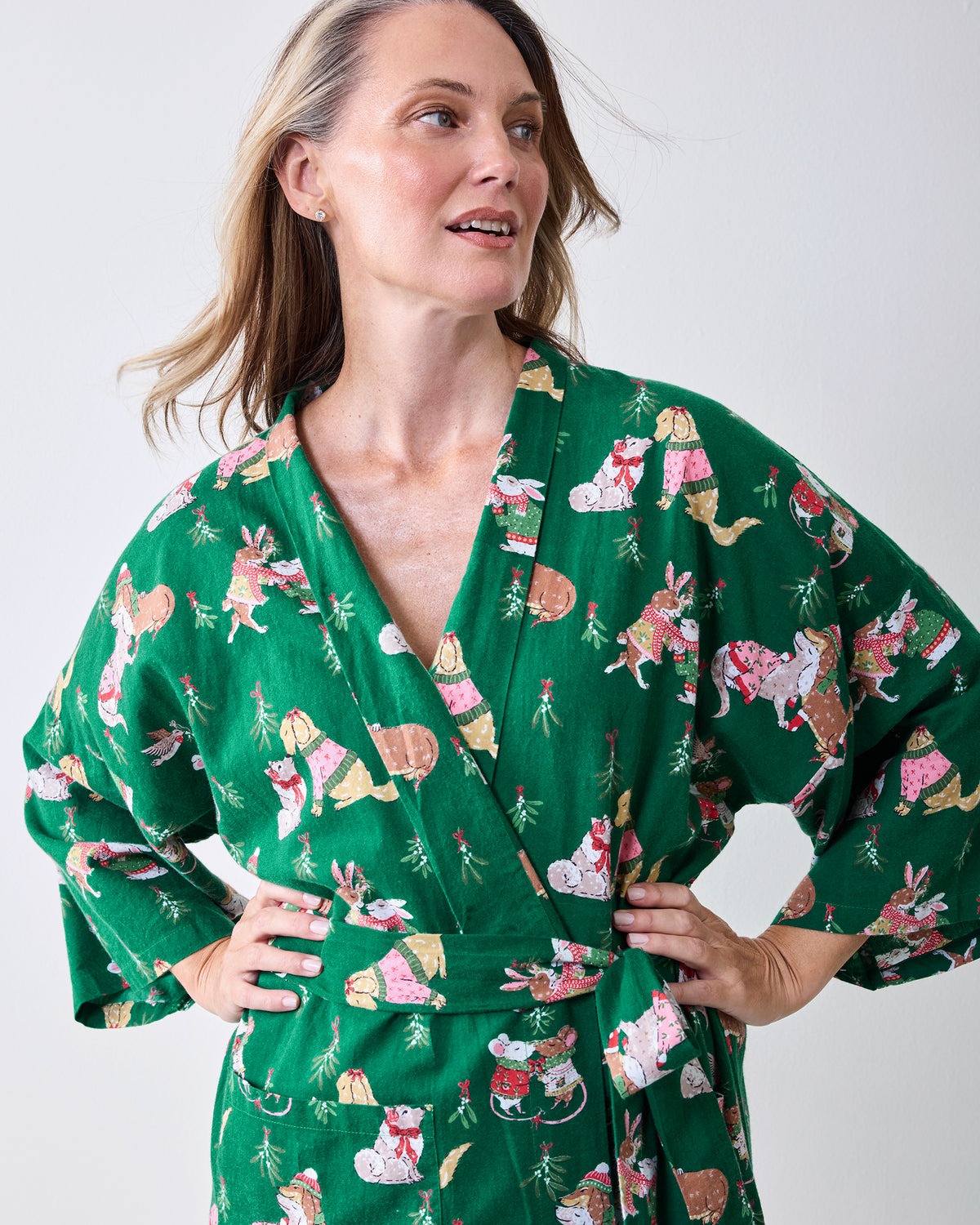 Mistletoe Kiss - Lightweight Flannel Long Robe - Greenery