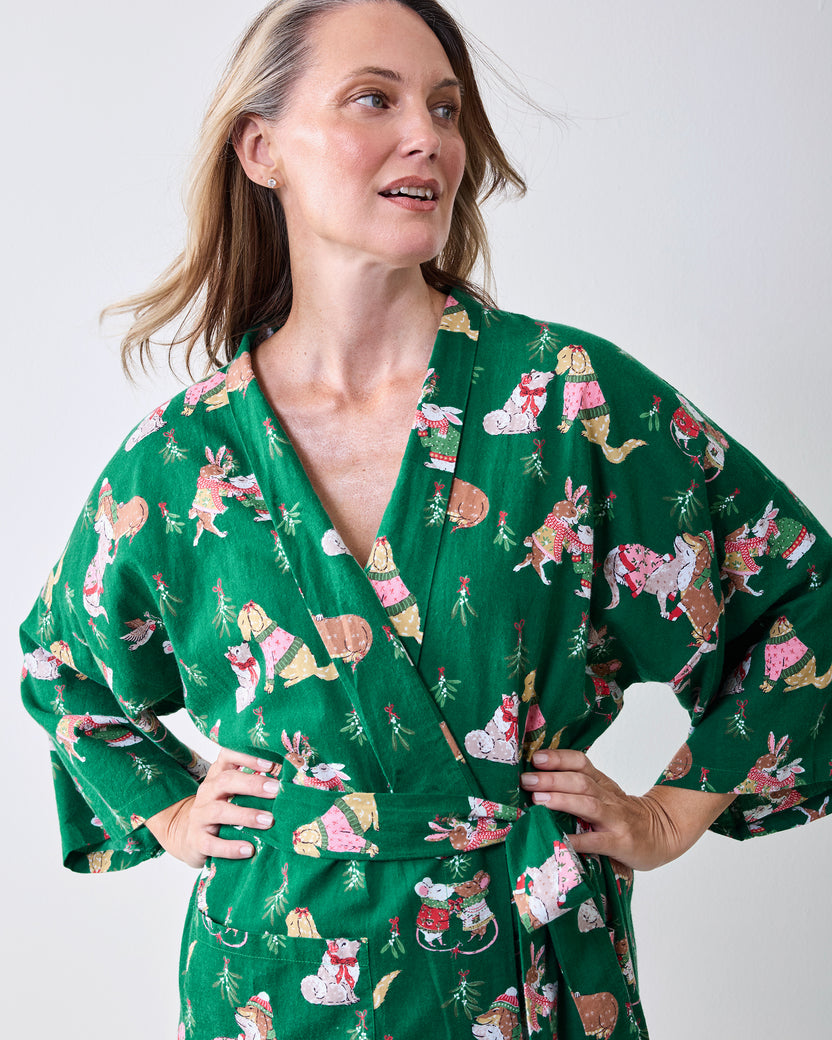 Mistletoe Kiss - Lightweight Flannel Long Robe - Greenery