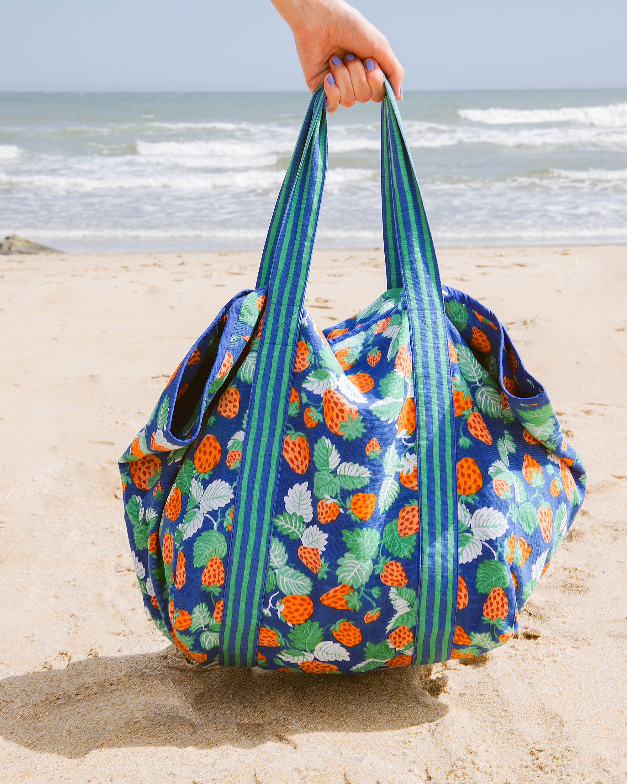 Strawberry Fields - Beach Bag - Queen Blue - Printfresh