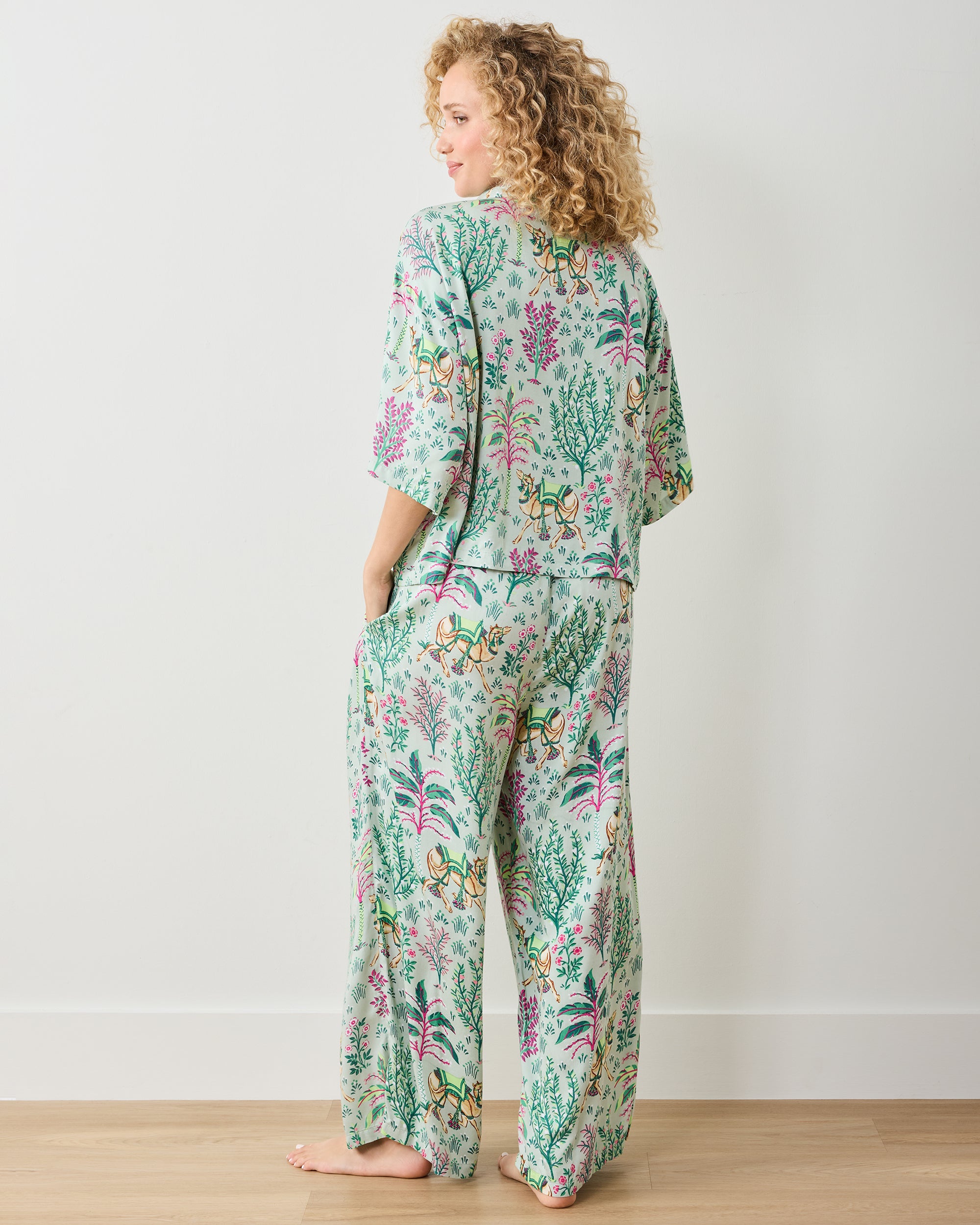 Camel's Courtyard - Eco Satin Wildest Dreams Set - Avocado