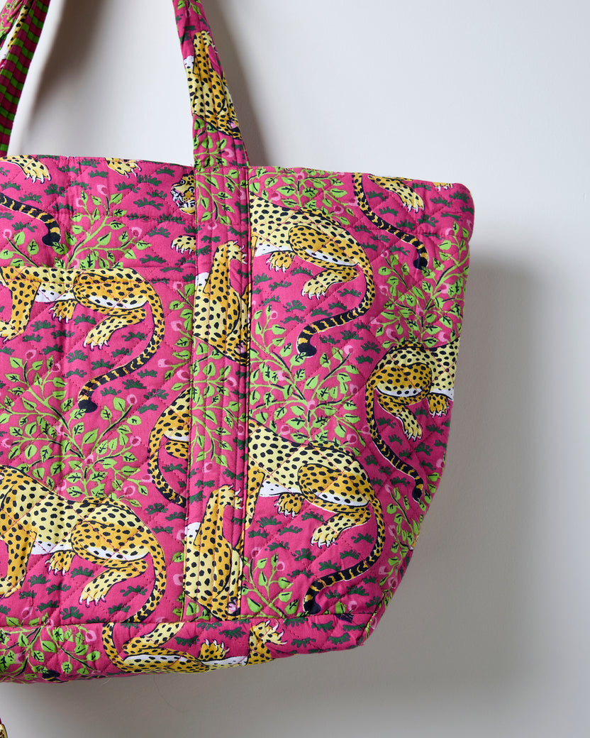 Bagheera - Weekend Bag with Pouch - Hot Pink