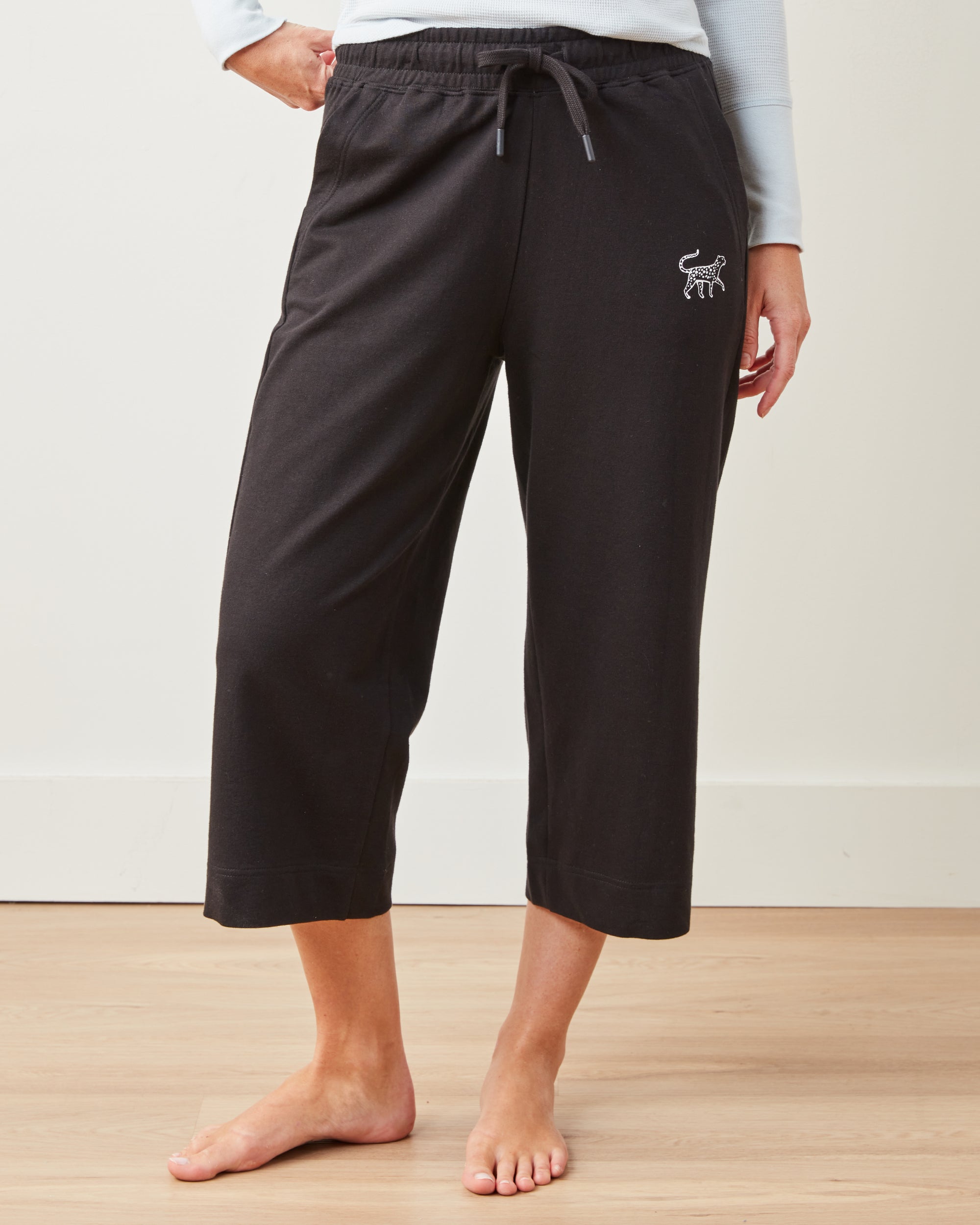 Black - Down Time Cropped Sweatpants - Cropped Sweatpants - Printfresh