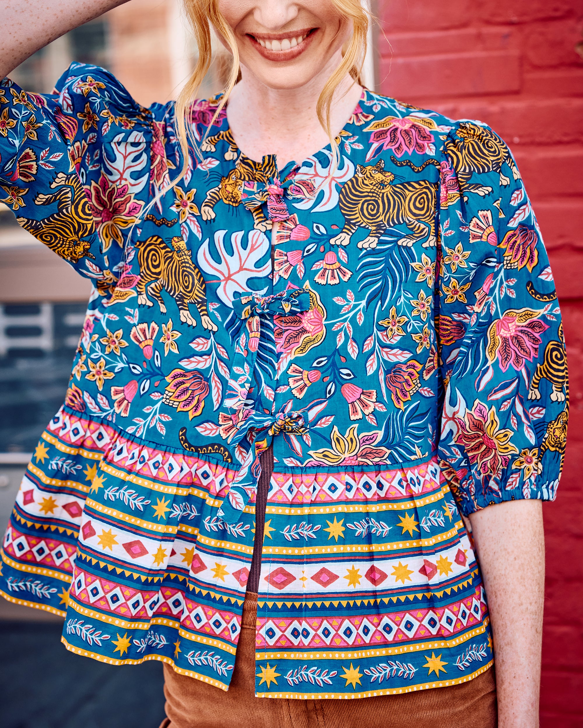 よしりん様【タグ付き、新品】gajess FLOWER PUFF BLOUSE よしりん様【タグ付き、新品】gajess FLOWER PUFF BLOUSEの通販 by み