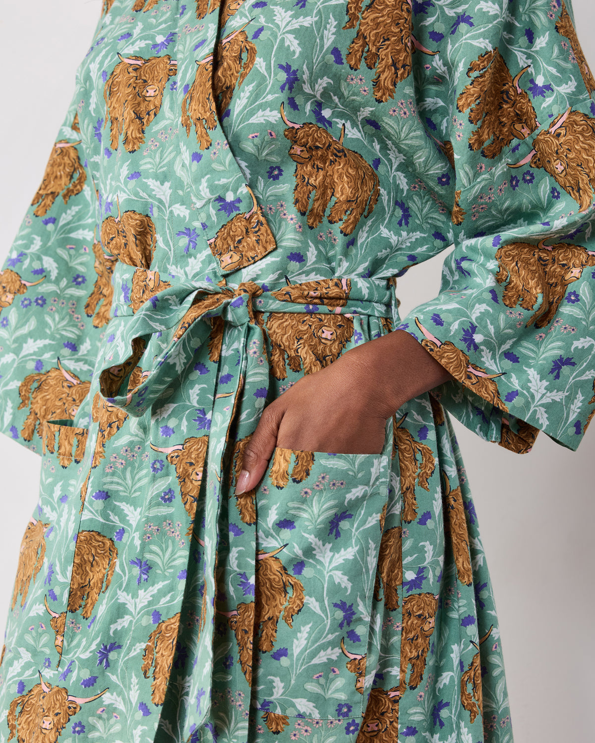 Highland Cows - Lightweight Flannel Long Robe - Soft Thistle