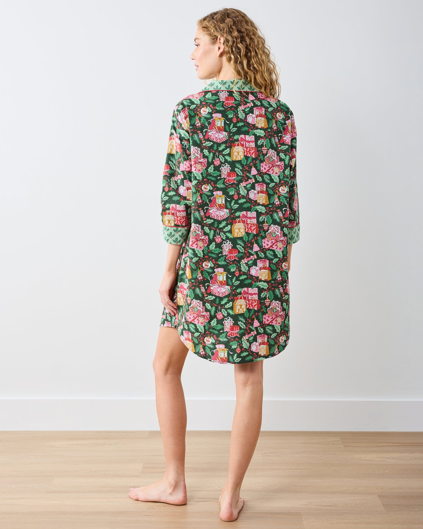 Holly Gifts - Lightweight Flannel Sleep Shirt - Garland - Printfresh
