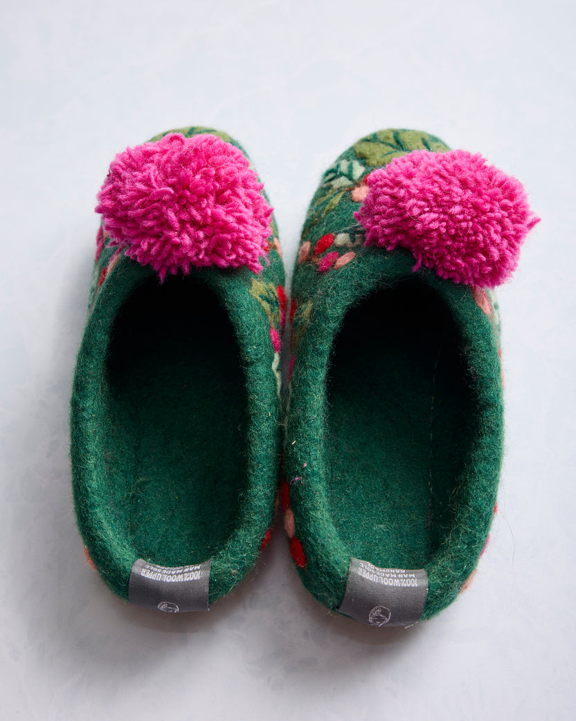 French Knot X PF - Holly Gifts Slipper - Garland - Printfresh