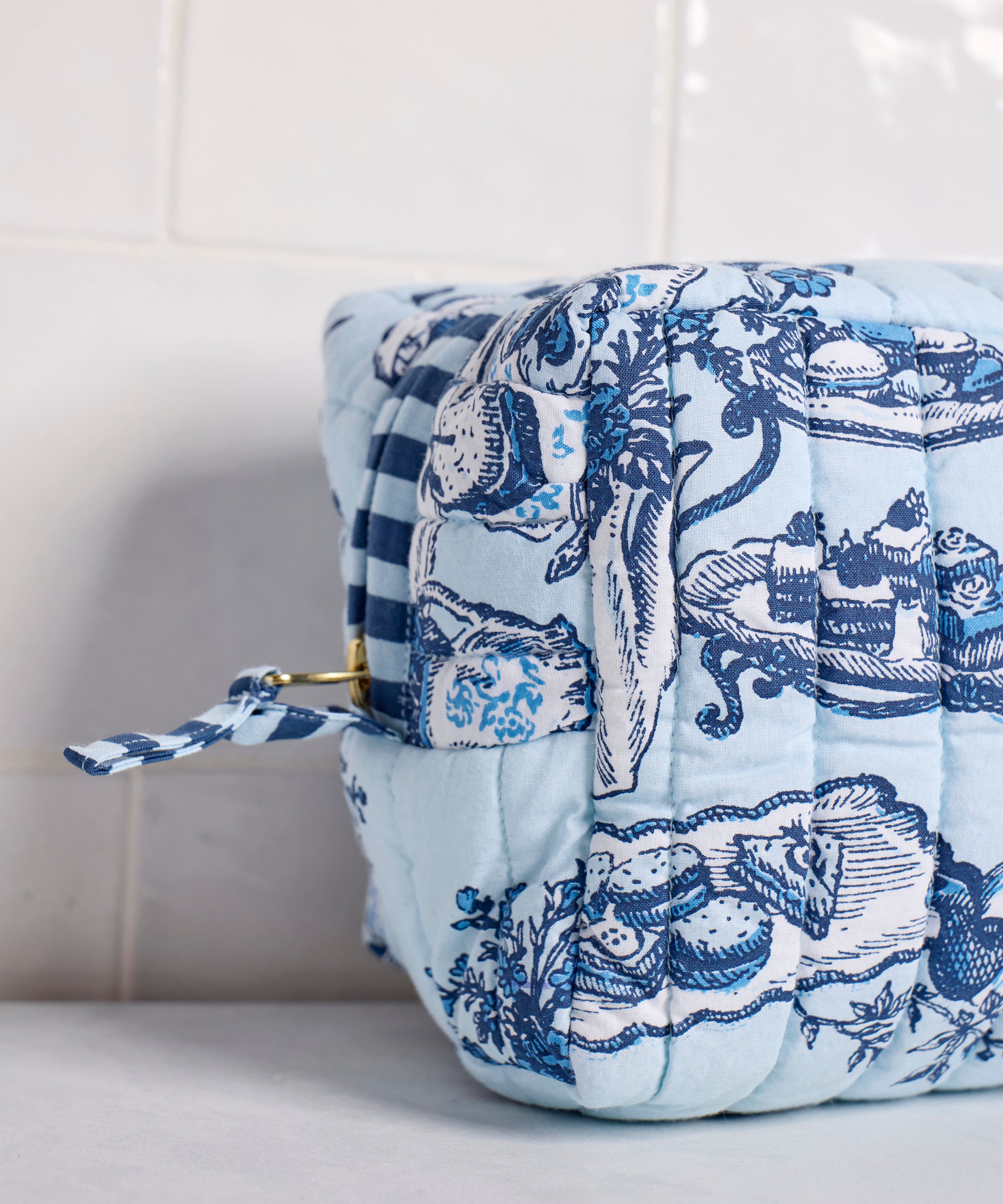 Quilted Makeup Bags | Cosmetic Bags & Quilted Pouches – Printfresh