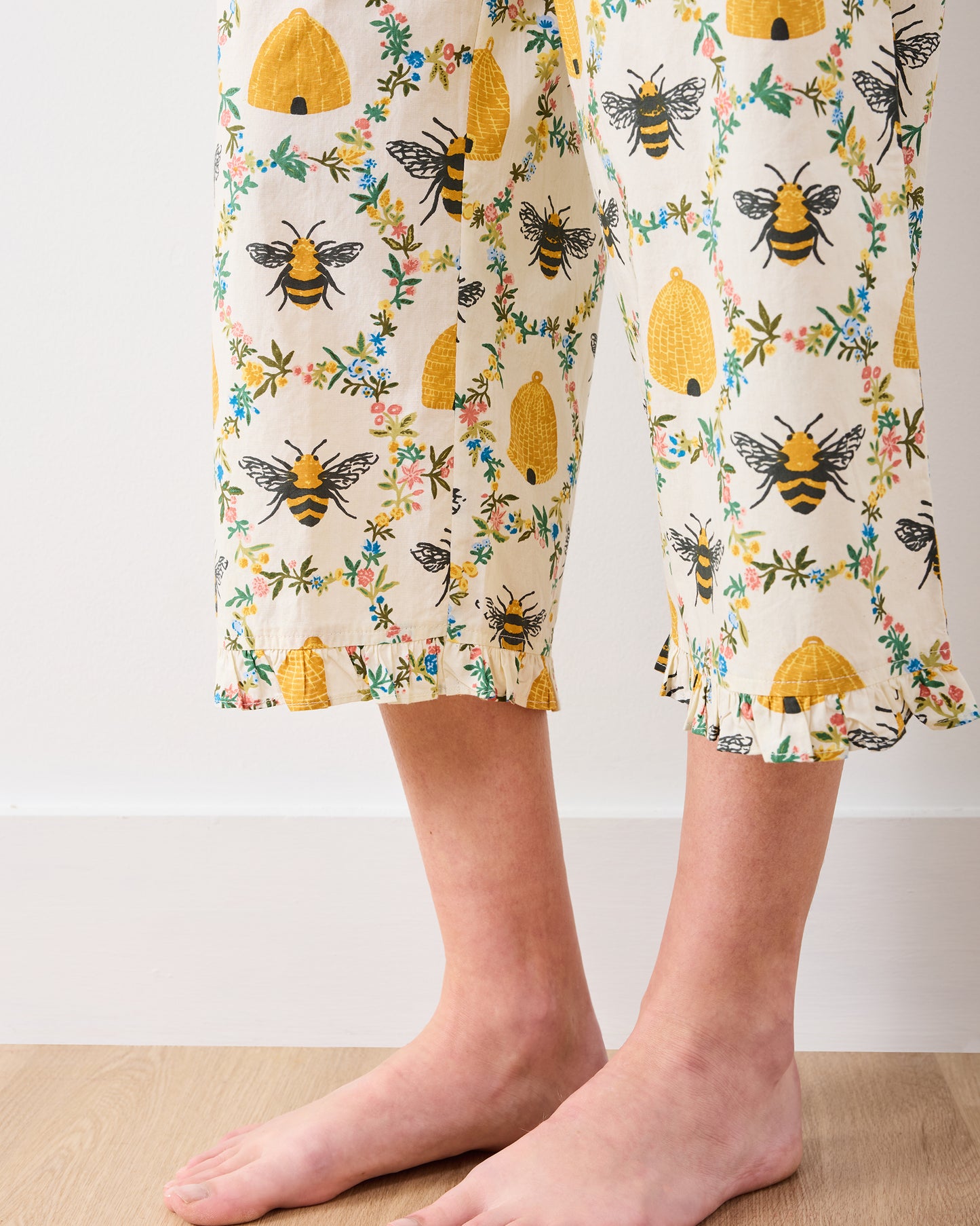 Sweet Bee - Ruffle Cropped Pants - Cream - Printfresh