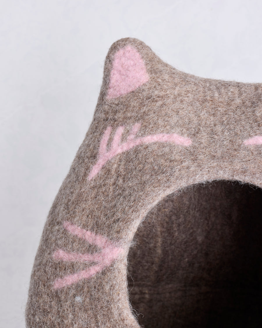 Taupe Combo - Girl Cat Wool Cat Bed - Fuzzy Cove