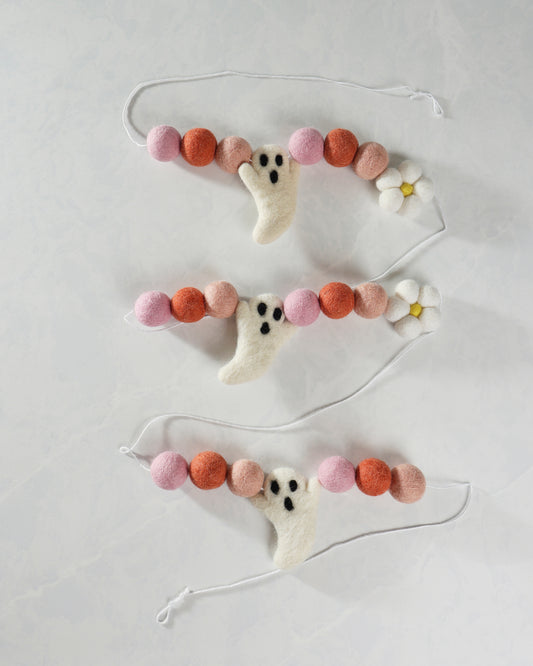 Pink Combo - Boho Pink Felt Ghost an Daisy Garland - JuJuBee Goods