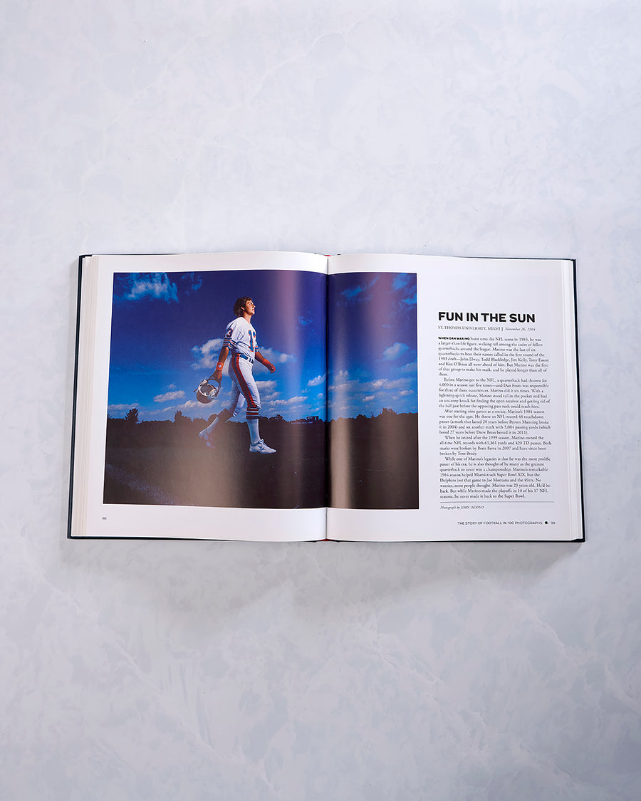 Navy Blue - The Story of Football in 100 Photographs By Sports Illustrated - Graphic Image Inc.