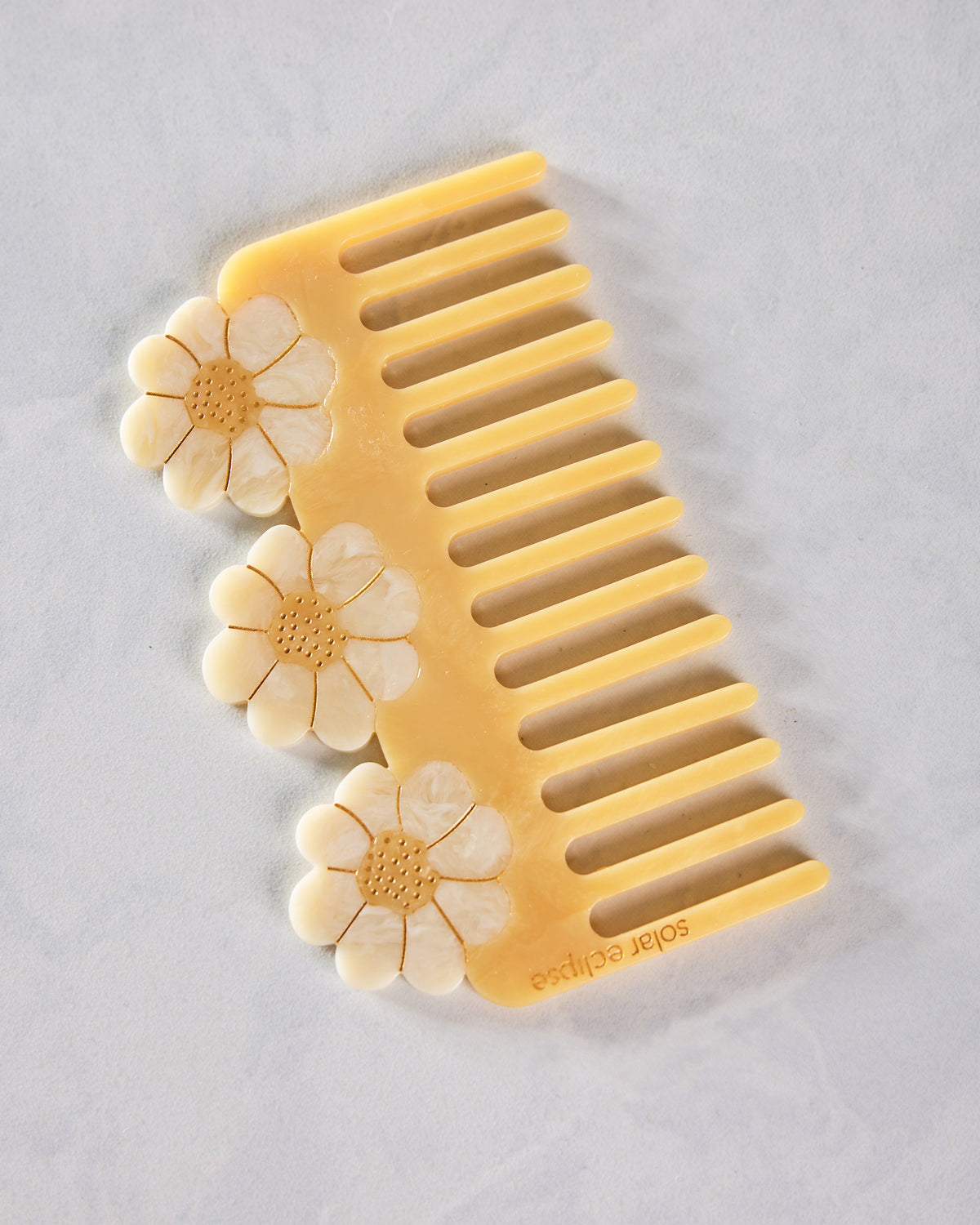 Yellow - Hand Painted Vintage Daisy Detangling Wide Tooth Comb - Solar Eclipse - Printfresh