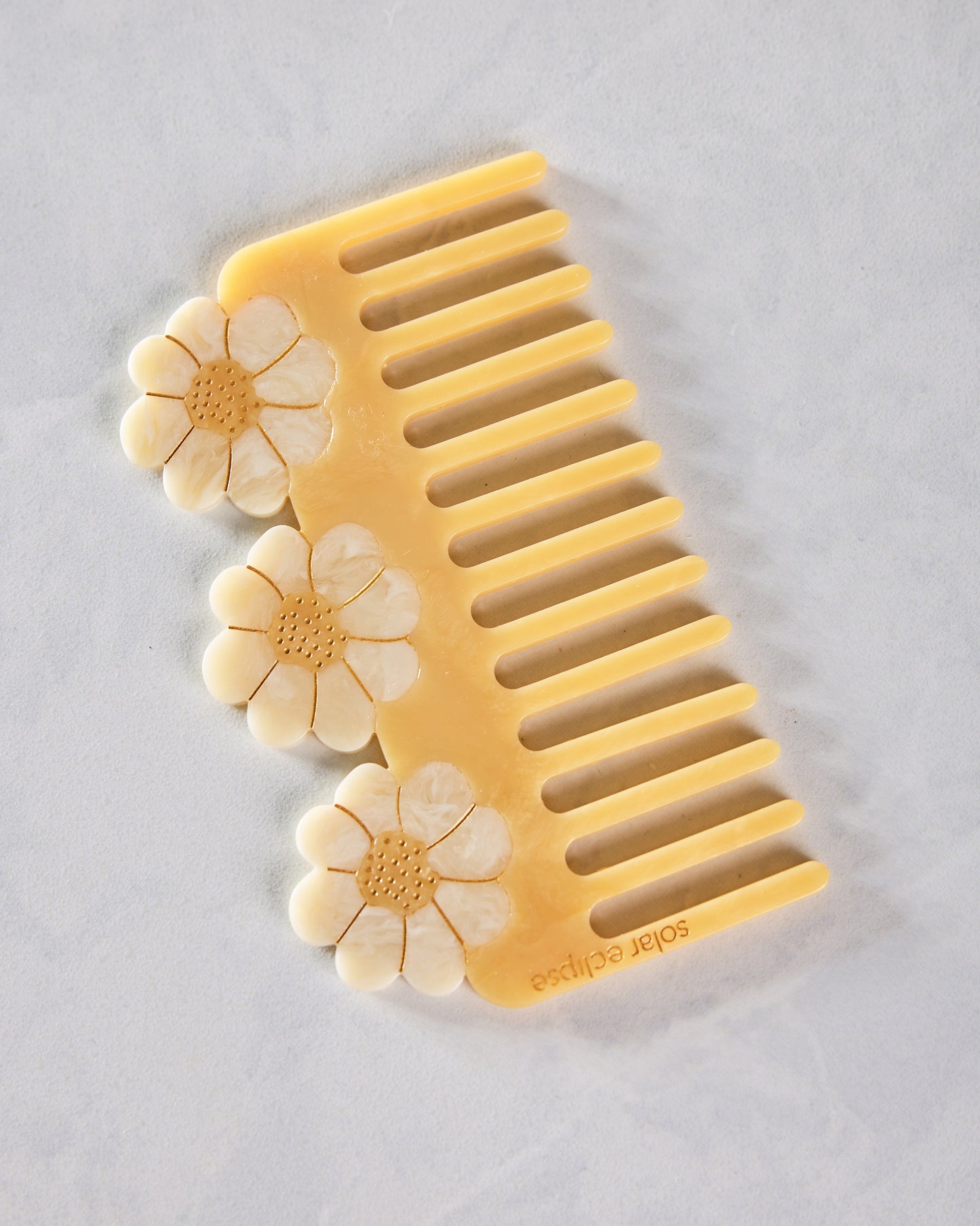 Yellow - Hand Painted Vintage Daisy Detangling Wide Tooth Comb - Solar Eclipse - Printfresh