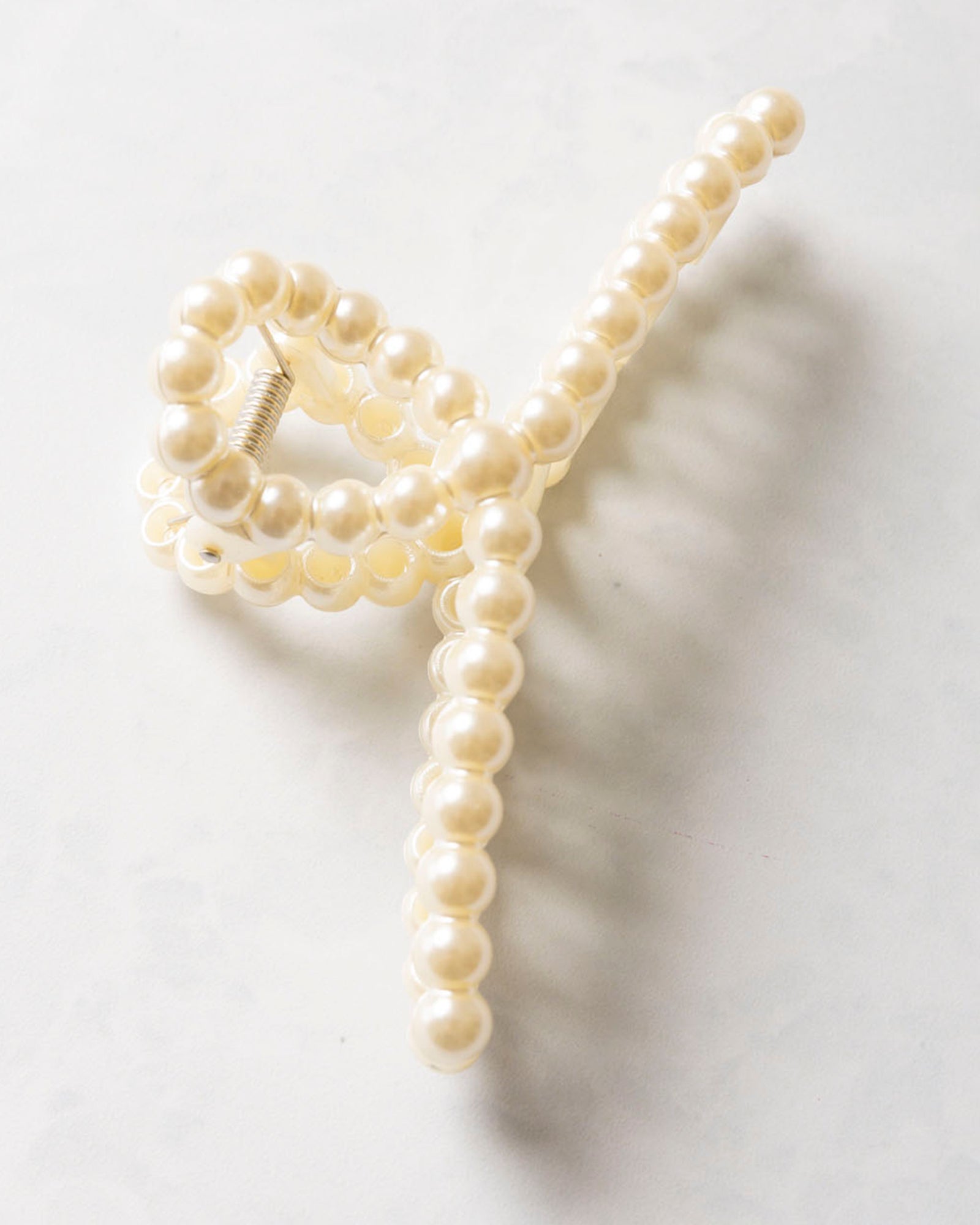 Josslyn by Wall to Wall - Oval Pearl Hair Claw Clip - Printfresh