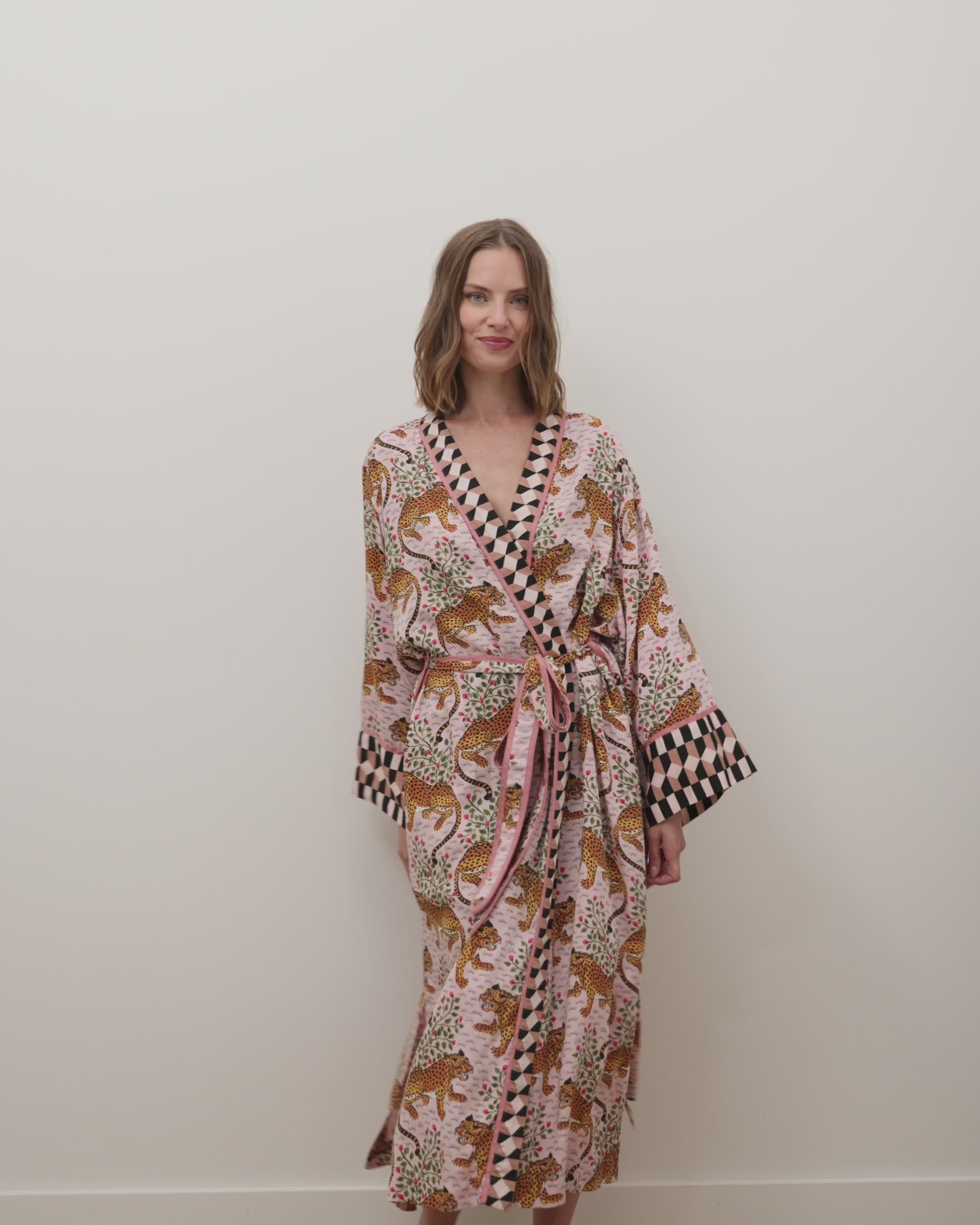 Bagheera - Eco Satin Robe - Blush – Printfresh