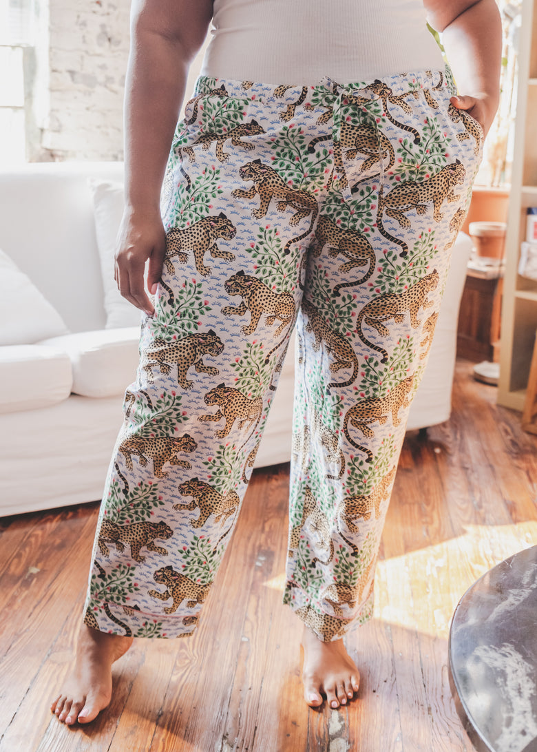 Ronnie is 5'10" and wears 2X in Bagheera - Pajama Pants - Cloud