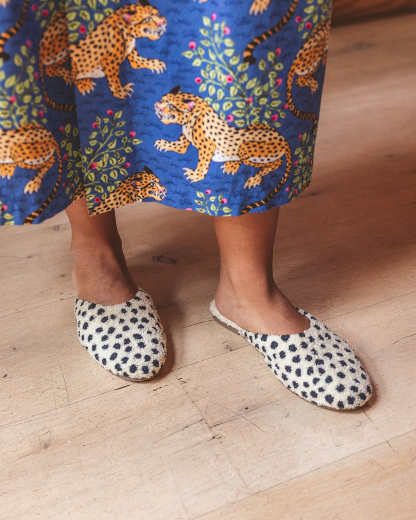 Leopard Spot - Tufted Slippers - Cream - Printfresh