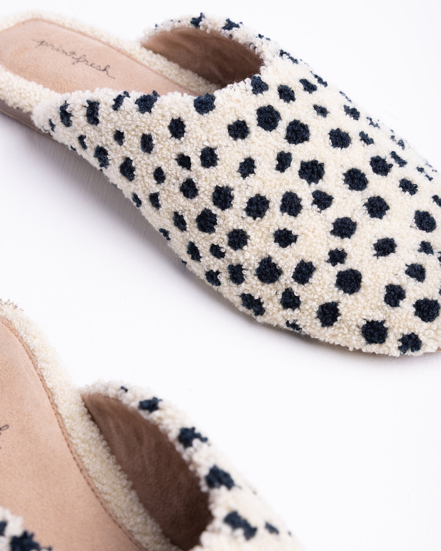 Leopard Spot - Tufted Slippers - Cream - Printfresh