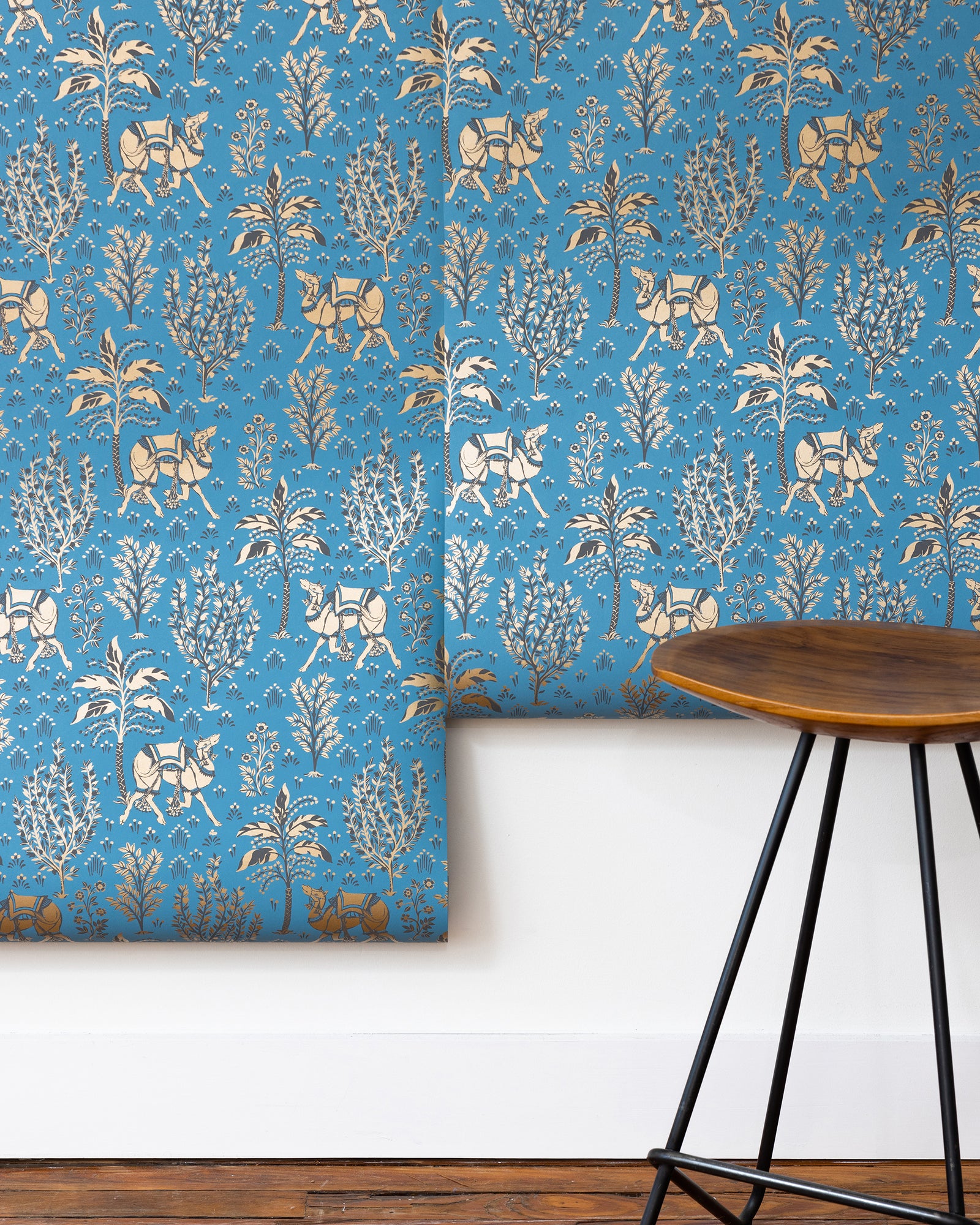 Camel's Courtyard - Wallpaper Double Roll - Gold Slate - Printfresh