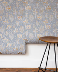 Camel's Courtyard - Wallpaper Double Roll - Pale Gray/Gold - Printfresh